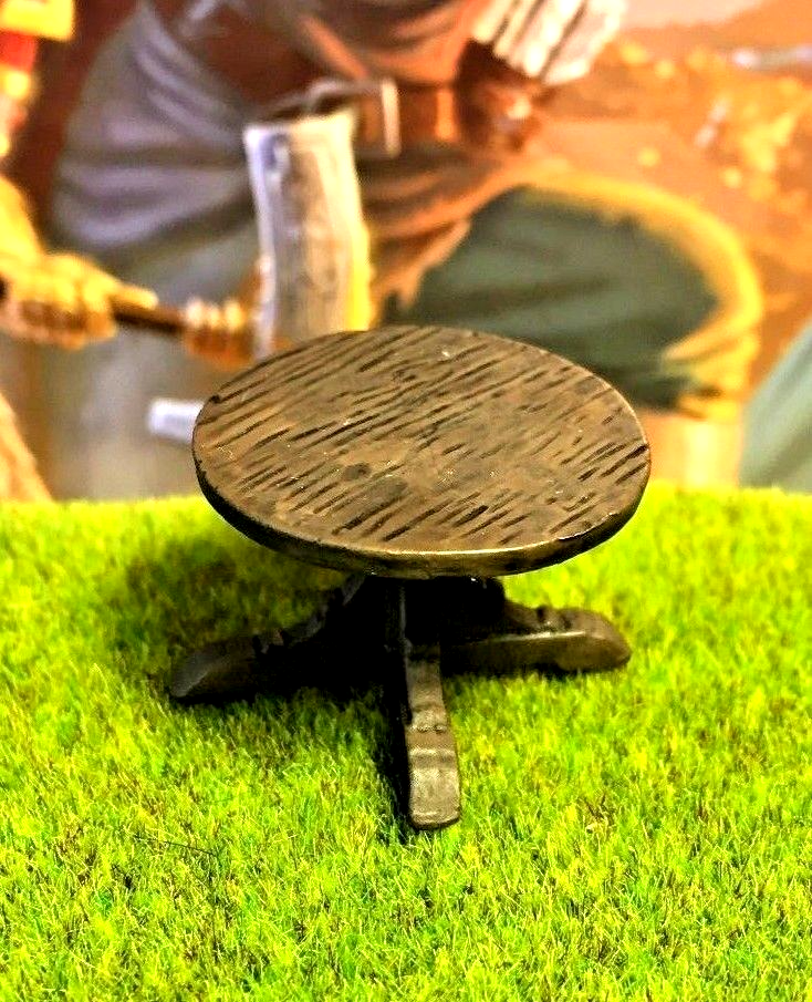 Table D&D Miniature Dungeons Dragons wood Rusty Dragon Inn tavern terrain Z