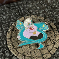 Ursula w/ Eels Flotsam Jetsam 2013 Villains Disney Collectible Trader Pin