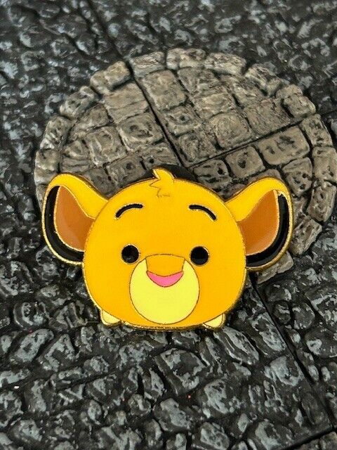 Simba face Lion King Tsum Tsum Mystery Disney Collectible Trader Pin