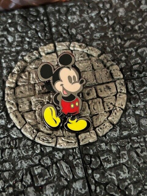 Mickey Mouse Classic Pose Foot Up Hands Behind Disney Collectible Trader Pin