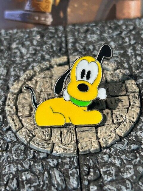 Pluto with Bone Cute Cutie 2010 Mickey Friends Disney Collectible Trader Pin