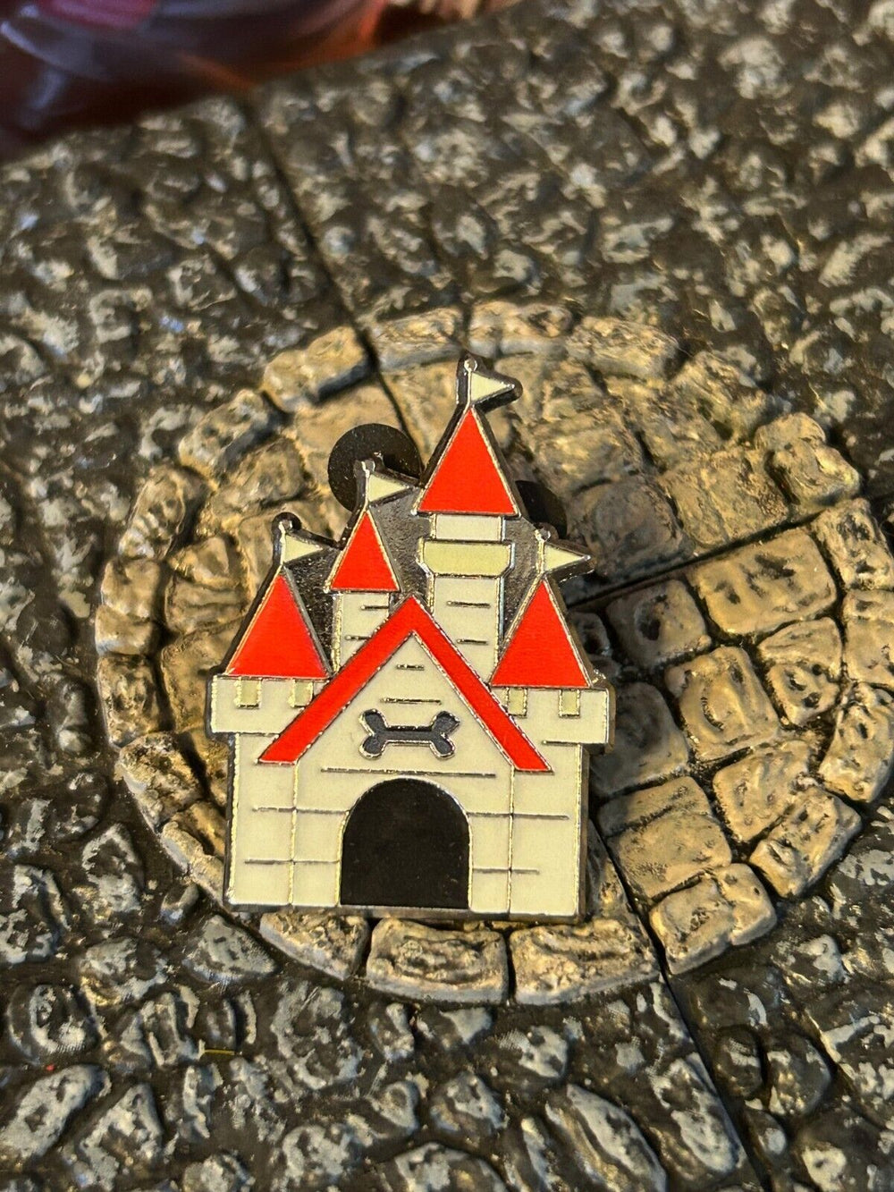 Dog House Castle Cars & Dogs 2021 SDR Mystery Disney Collectible Trader Pin