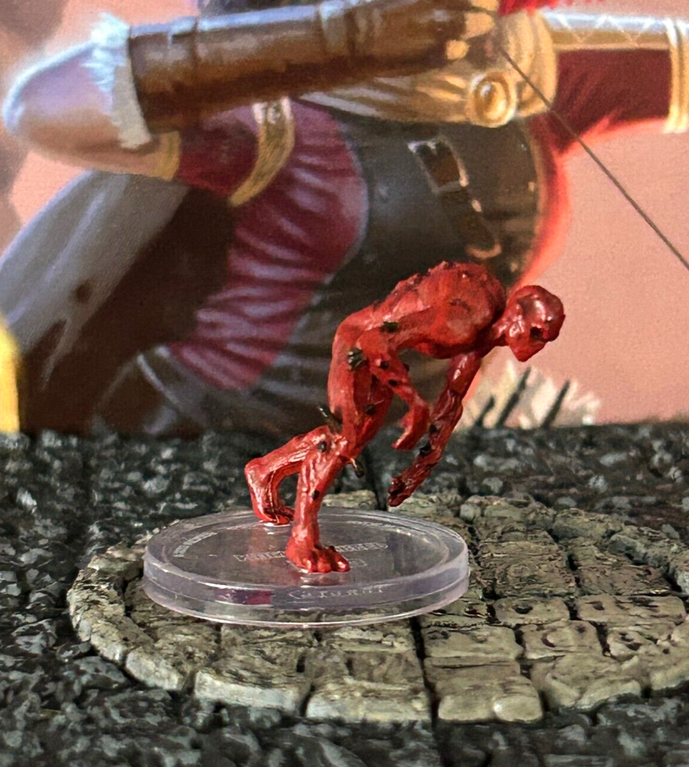 Muckish Creep D&D Miniature Dungeons Dragons Fists Ruby Phoenix undead zombie