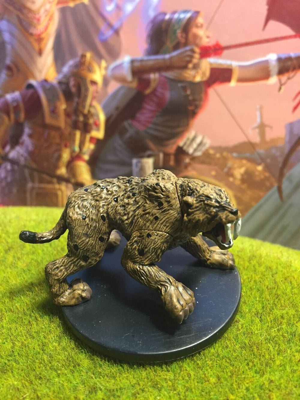 Smilodon D&D Miniature Dungeons Dragons Kingmaker large 30 sabretooth tiger cat